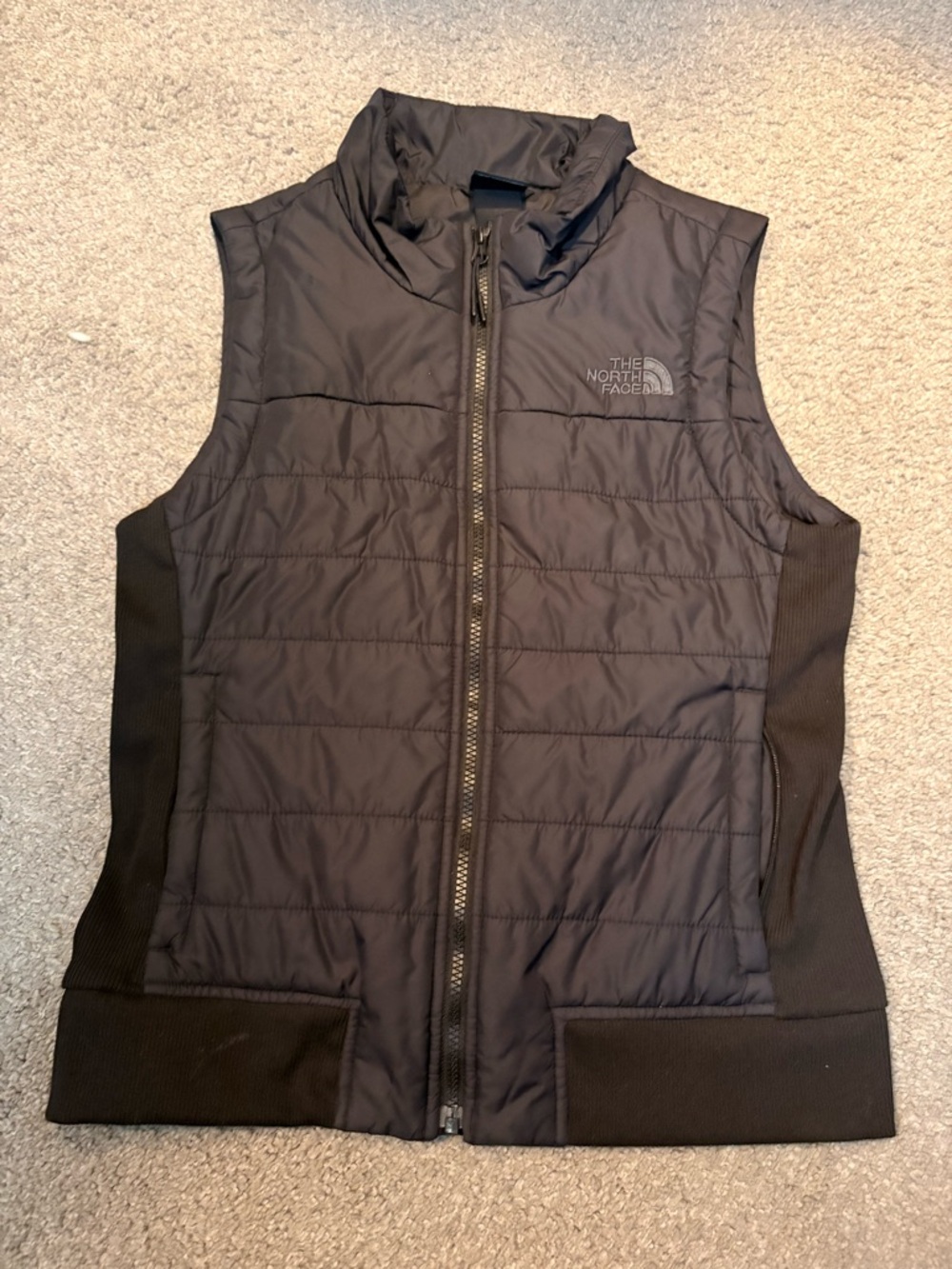 The North Face Women's Black Quilted Hybrid Vest
